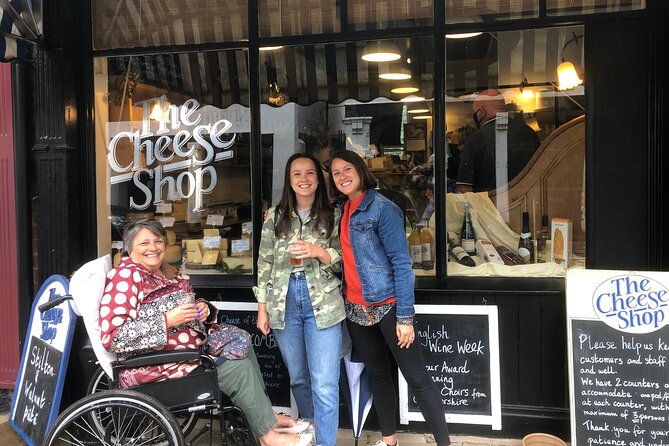 food-walking-tour-in-chester-city