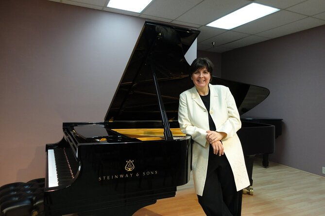 french-cuisine-live-piano-concert-at-chez-sandrine