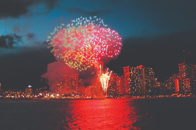 friday-fireworks-dinner-sail-from-the-hilton-hawaiian-village