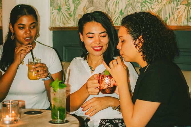 friday-night-bar-crawl-in-cartagena-colombia