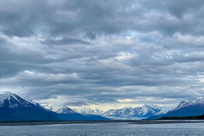 full-day-guided-kayak-tour-on-knik-river