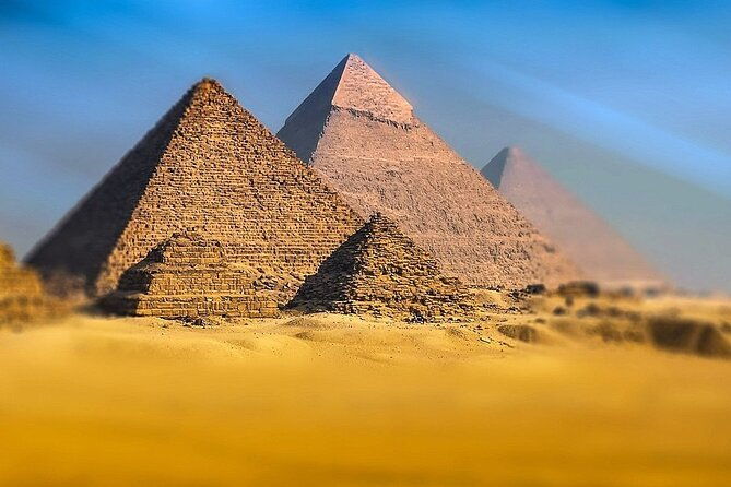 full-day-private-tour-to-giza-pyramids-and-grand-egyptian-museum-2