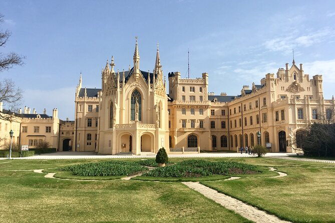 fullday-private-tour-in-lednice-valtice-with-wine-tasting