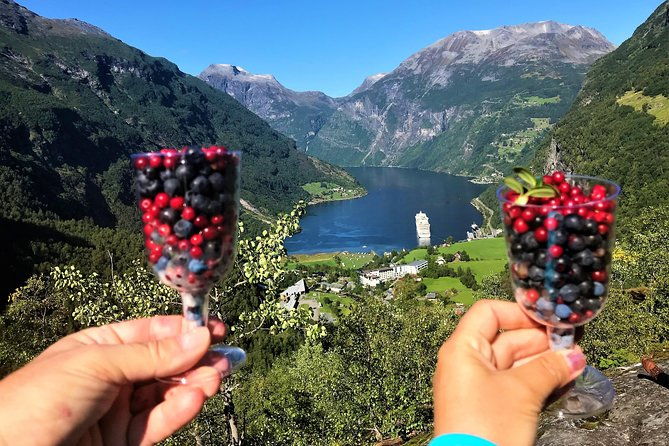 geiranger-by-royal-route-5-hours-with-visiting-a-high-mountain-farm