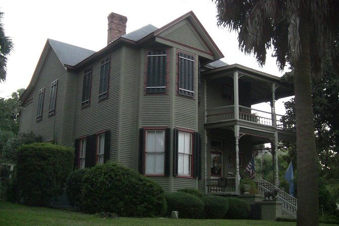 ghosts-and-graveyard-tour-of-pensacola
