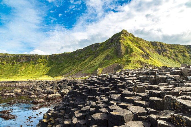 giants-causeway-and-whisky-distillery-tasting-tour-from-belfast