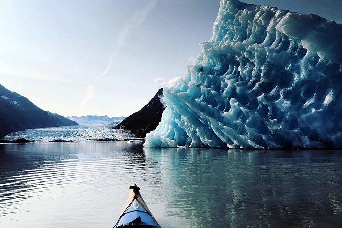 glacier-blue-kayak-grandview-tour-2