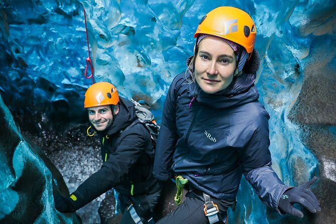 glacier-hike-ice-cave-adventure-with-professional-photos