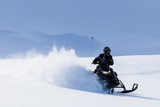glacier-rush-fast-pace-snowmobile-snomo-glacier
