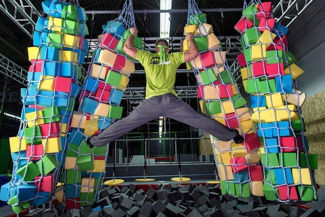 gojump-megapark-krakow-sikorki-1h-ticket-goair-inflatable-park-2