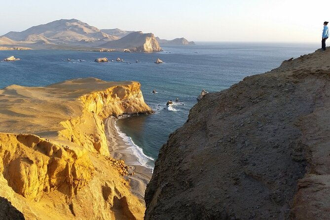 golden-shadows-trek-paracas-is-adventure