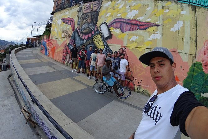 graffiti-tour-graffiti-city-comuna-13-private-tour