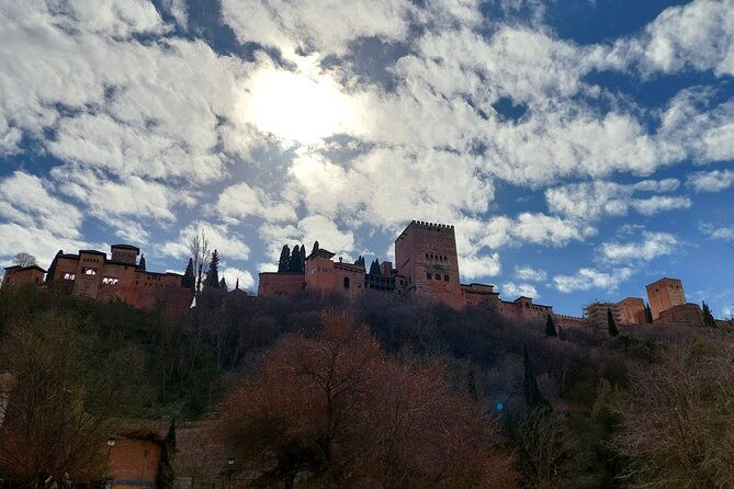 granada-tour-in-alhambra-albaicin-and-sacromonte