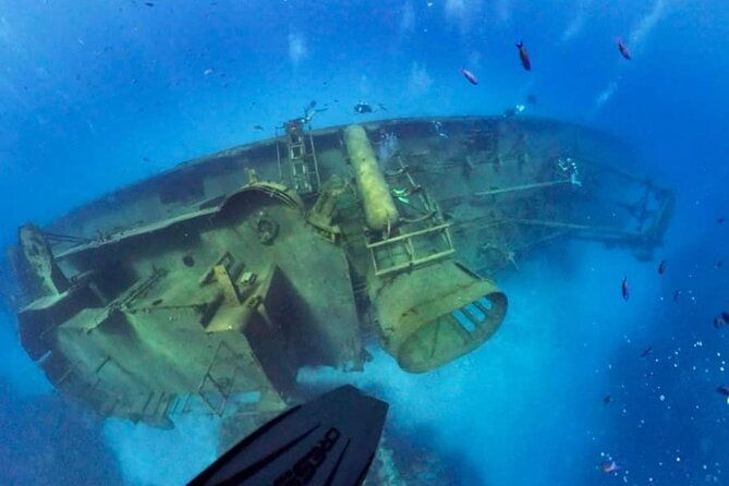 grand-cayman-kittiwake-and-reef-sail