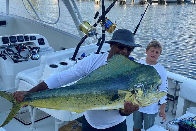 grand-cayman-luxury-full-day-private-charter-aboard-mojito-majic
