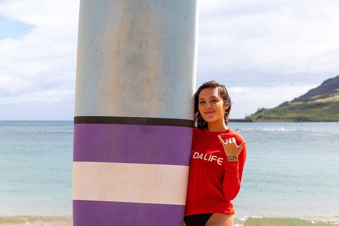 group-surf-lesson-at-kalapaki-beach