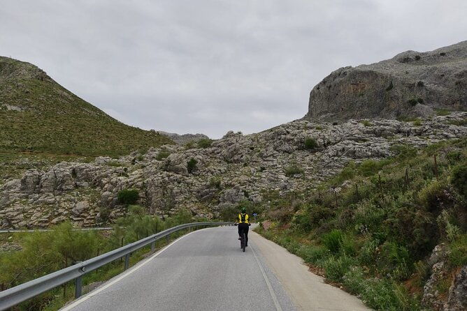 guided-cycling-blue-village-ronda-moderate-level-difficulty