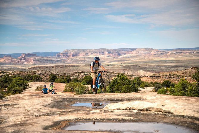 guided-e-mountain-biking-tour-klondike-bluff-trail