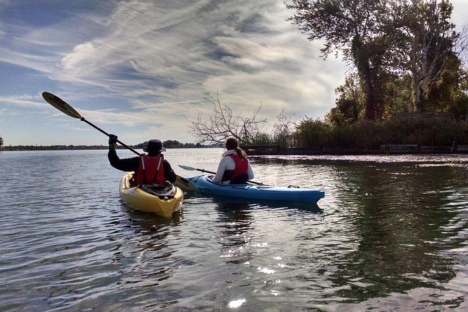 guided-kayak-tour-on-niagara-river-from-the-us-side