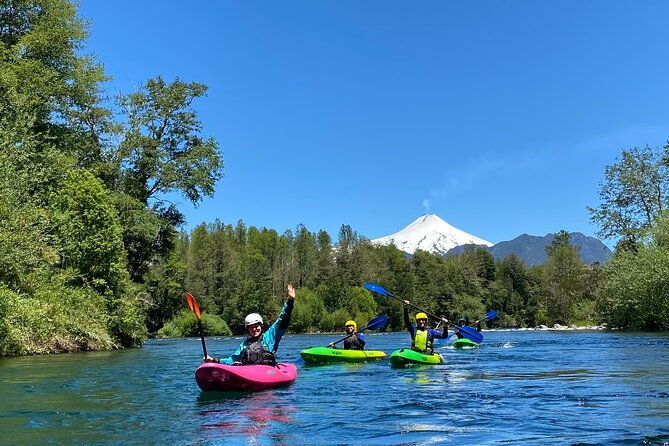 guided-kayak-trip-on-liucura-river