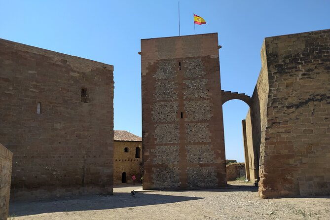 guided-tour-of-monzon-and-the-castle-3h