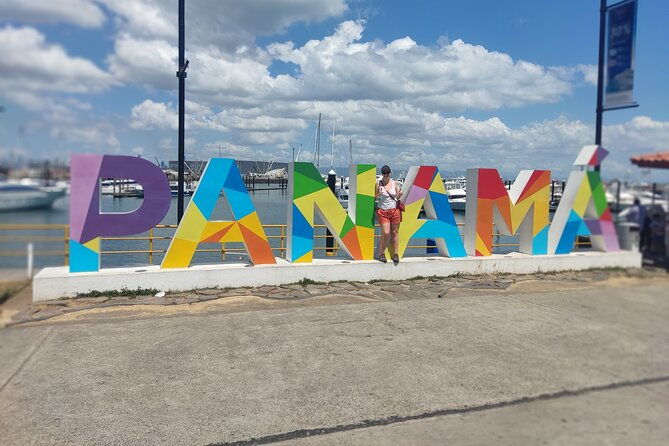 guided-tour-of-panama-city-canal-and-casco-antiguo