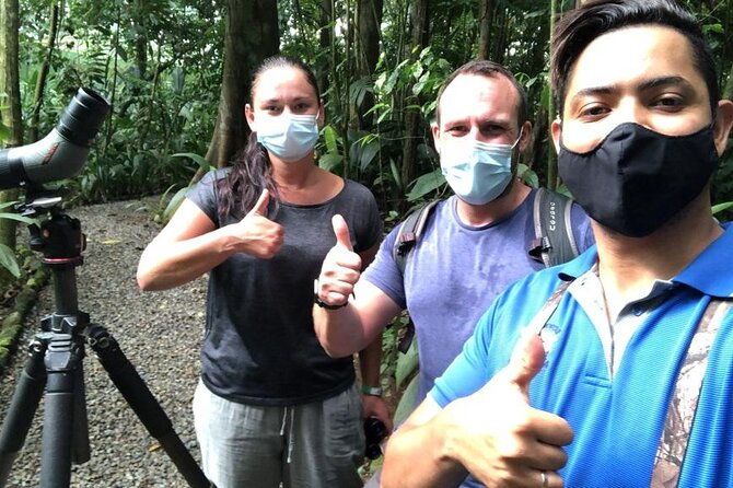 guided-tours-in-the-rainforest-of-the-danaus-ecocenter