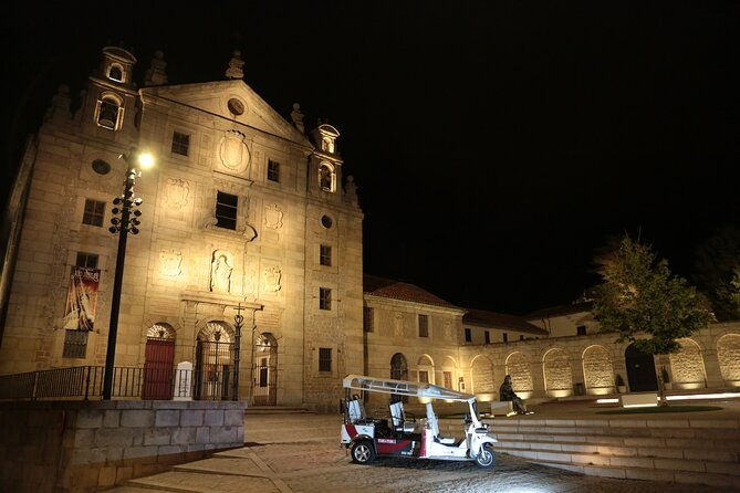guided-tuktuk-tour-with-stops-and-drop-off-in-avila