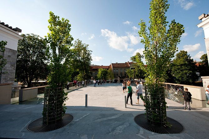 guided-walk-and-funicular-ride-to-ljubljana-castle