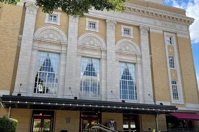 guided-walking-historian-tour-in-downtown-durham-2