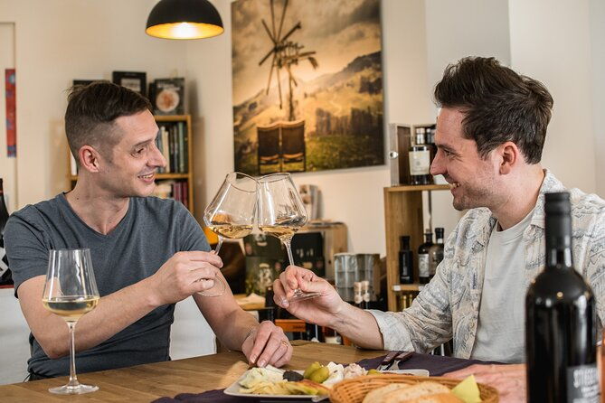 guided-wine-tasting-in-a-hidden-wine-bar