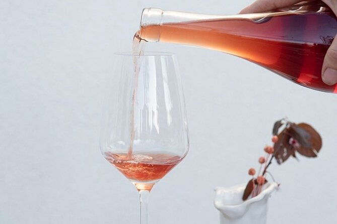 guided-wine-tasting-in-sebastopol-with-local-sommeliere