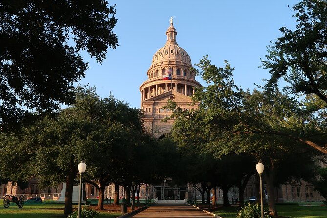 ha-ha-haunted-austin-walking-ghost-tour-2