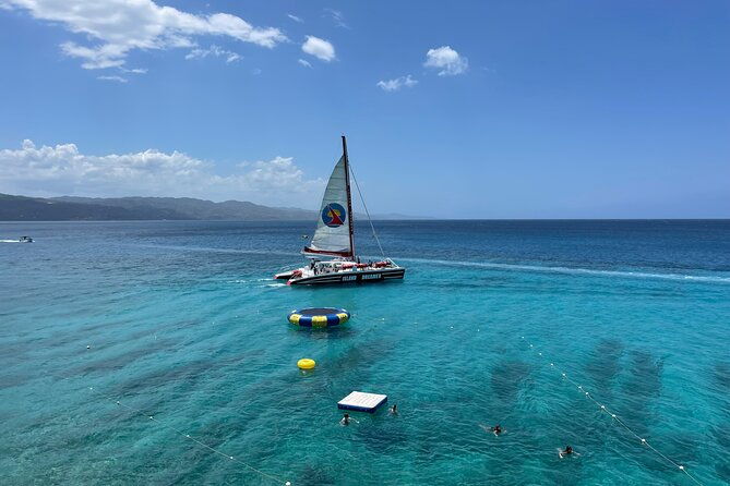 half-day-catamaran-party-boat-snorkeling-and-hip-strip-tour