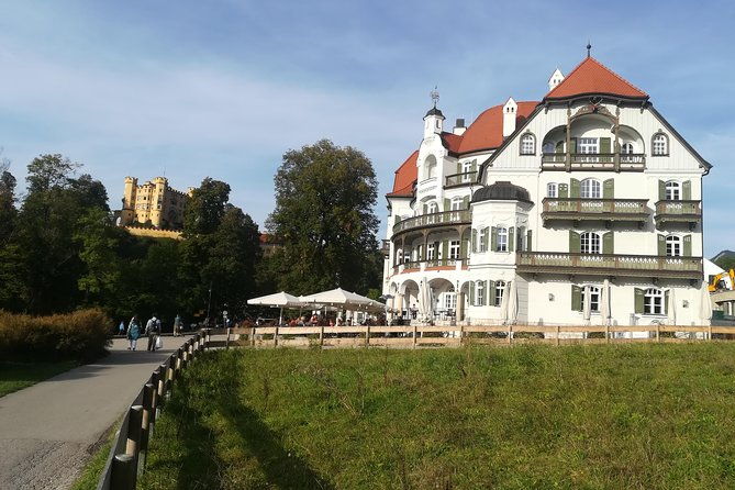 half-day-from-fussen-to-neuschwansteincastle-linderhof-castle
