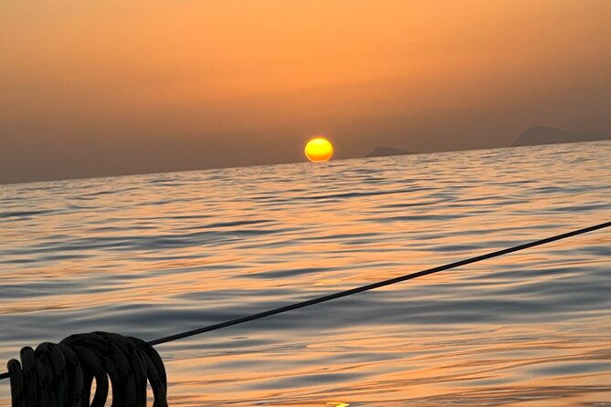 half-day-private-sailing-cruise-in-santorini-island-up-to-6-pax