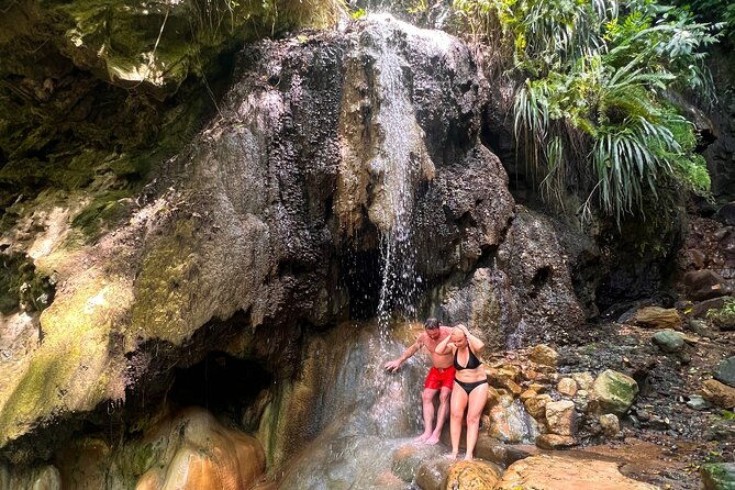 half-day-private-tour-in-st-lucia-jeep-wrangler