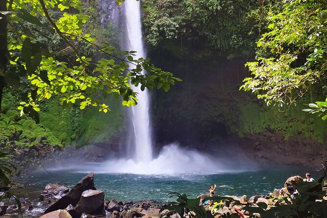 half-day-tour-with-safari-float-and-la-fortuna-waterfall