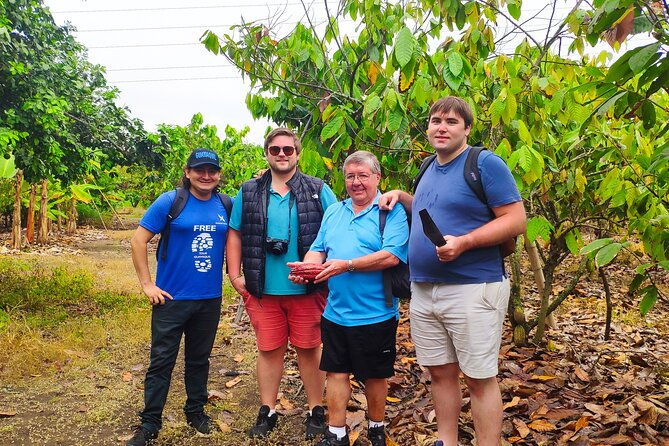 half-day-visit-to-cocoa-farm-from-guayaquil