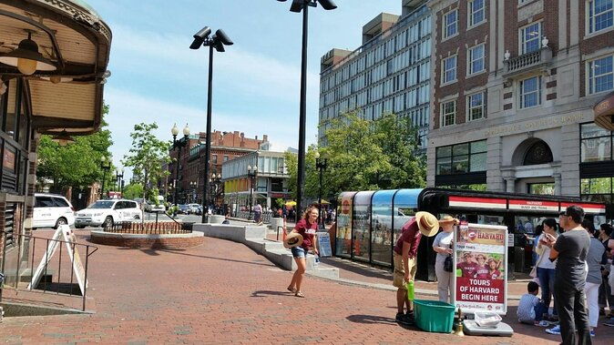 harvard-square-cambridge-food-walking-tour