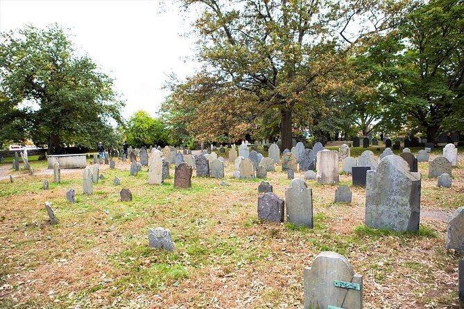 haunted-footsteps-ghost-paranormal-salem-tour-2