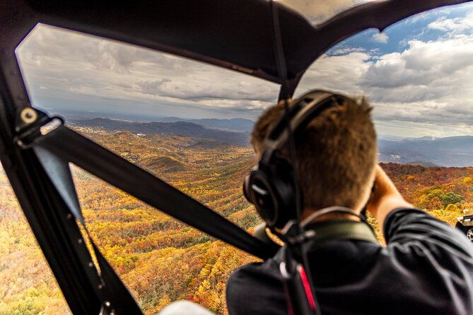 helicopter-ride-in-smoky-mountain-sevierville-great-smoky-tour