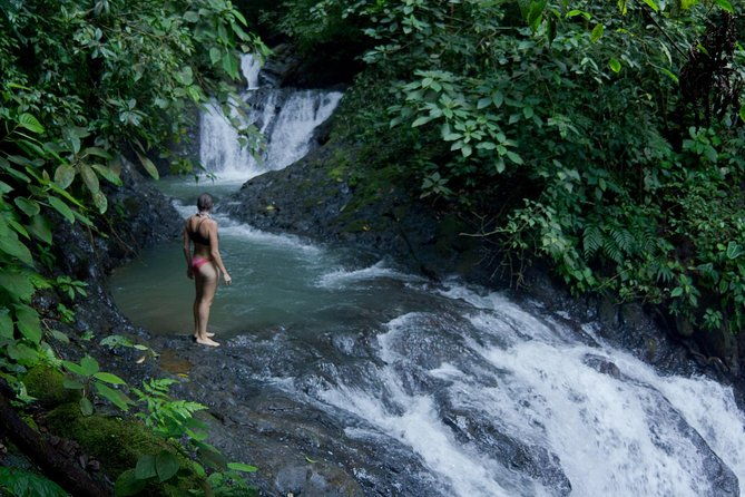hiking-and-waterfall-tour-in-jaco