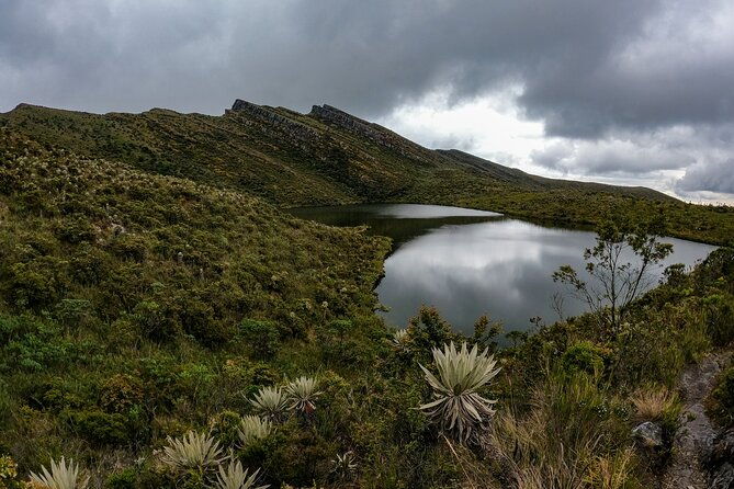hiking-chingaza-paramo-siecha-lagoons