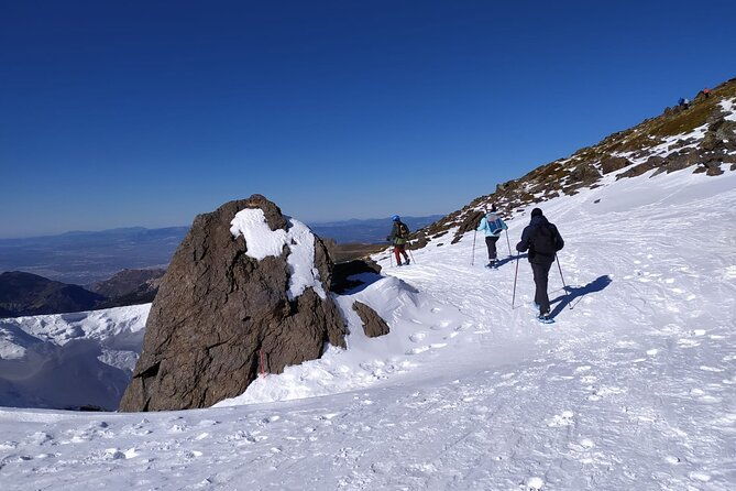 hiking-snowshoeing-in-the-sierra-nevada-park-granada