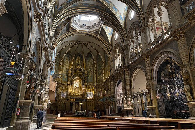 historical-montserrat-half-day-hiking-tour-from-barcelona