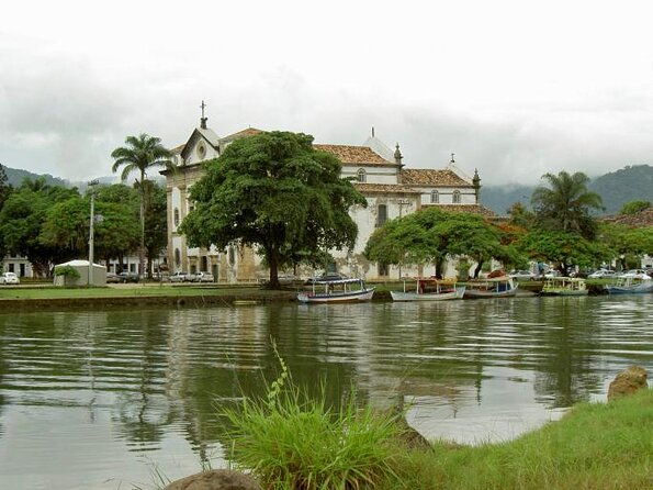 historical-tour-with-cachaca-tasting-by-paraty-tours