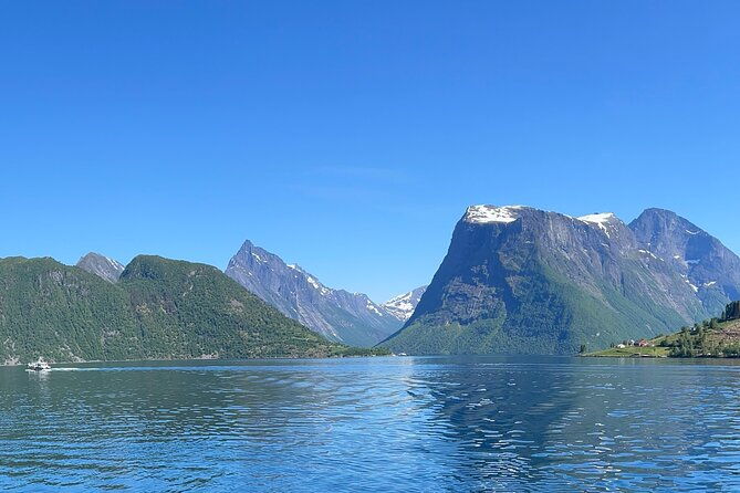 hjorundfjord-fjord-tour-roundtrip-from-alesund
