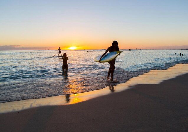 honolulu-airport-waikiki-hotels-private-transfer-by-passenger-vanup-to-14ppl