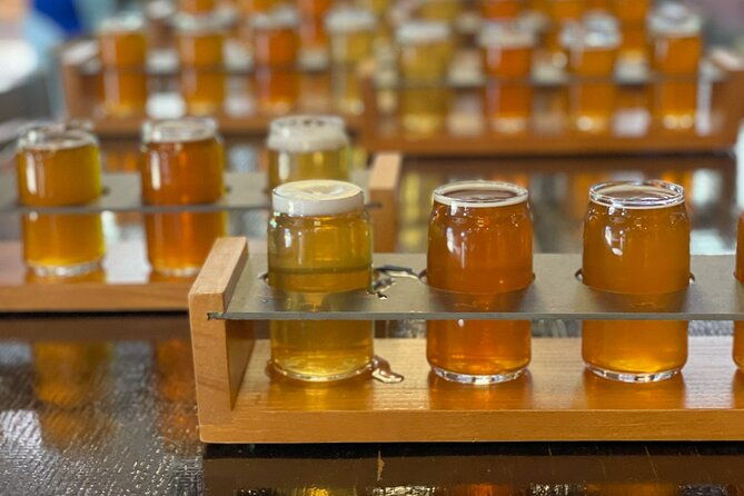 hop-on-hop-off-brewery-trolley-tour-west-loop
